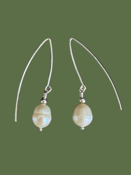 Aimée Pearl Earrings (in stock)