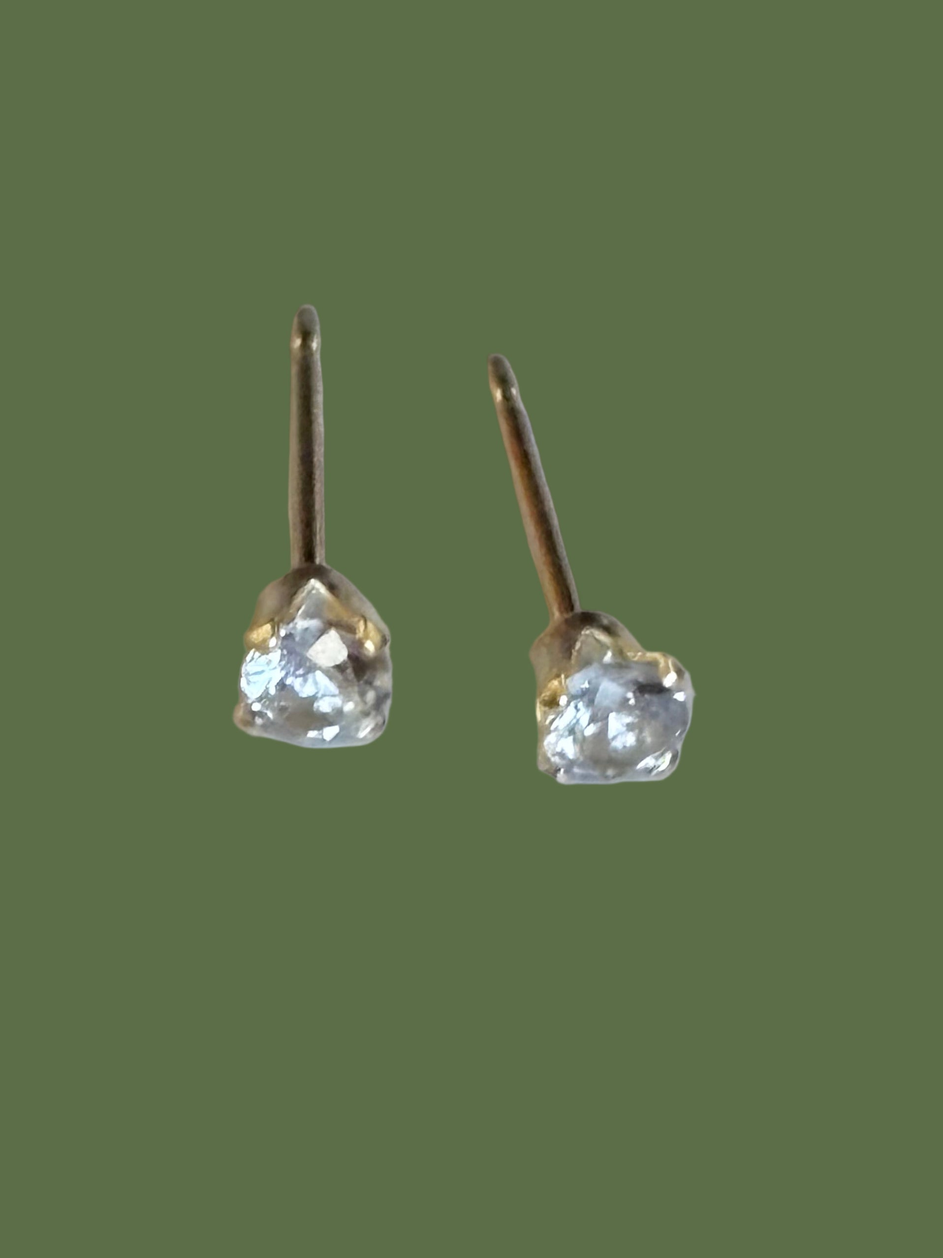 Tiny sparkly studs (in stock)