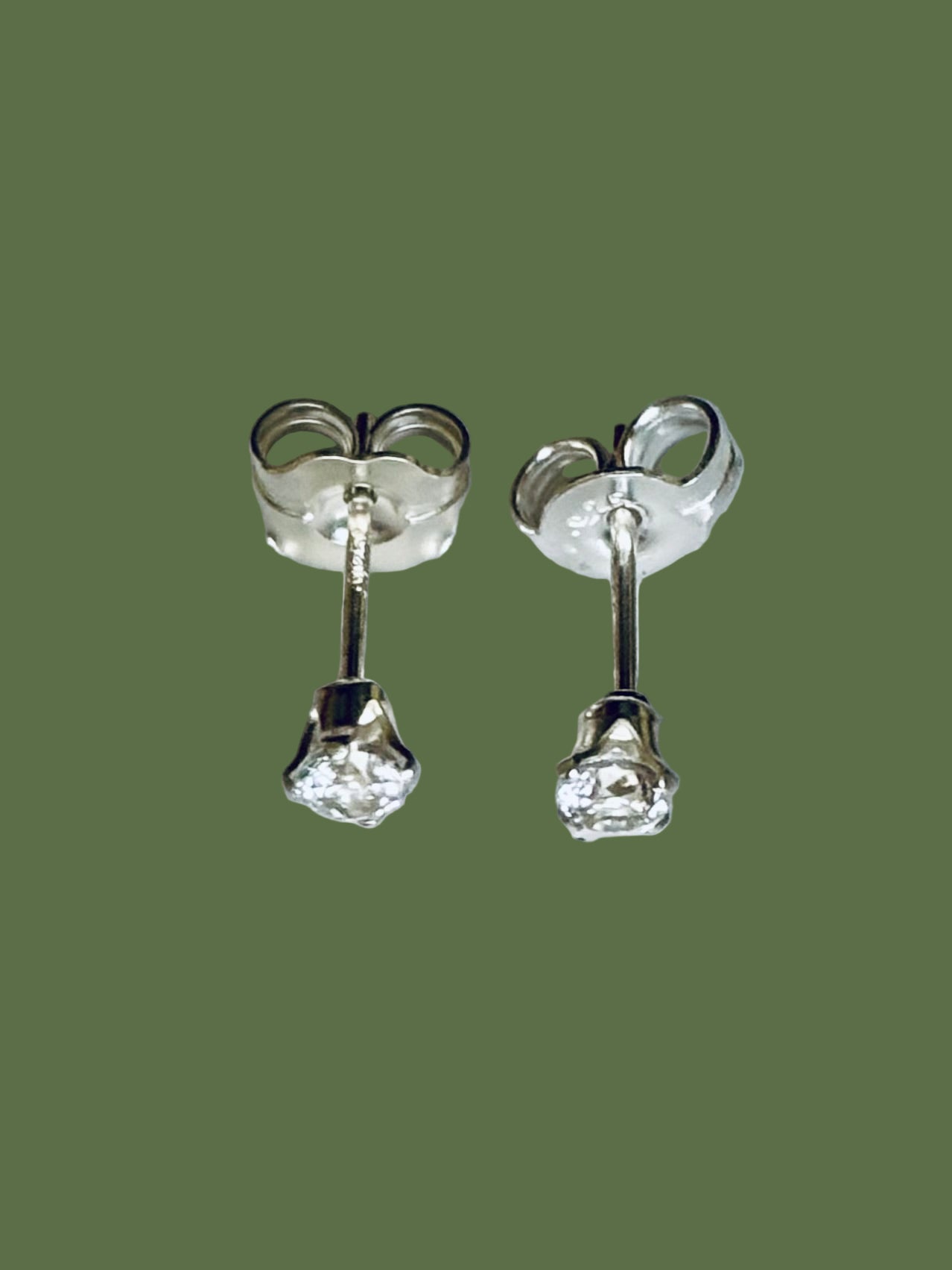 Tiny sparkly studs (in stock)